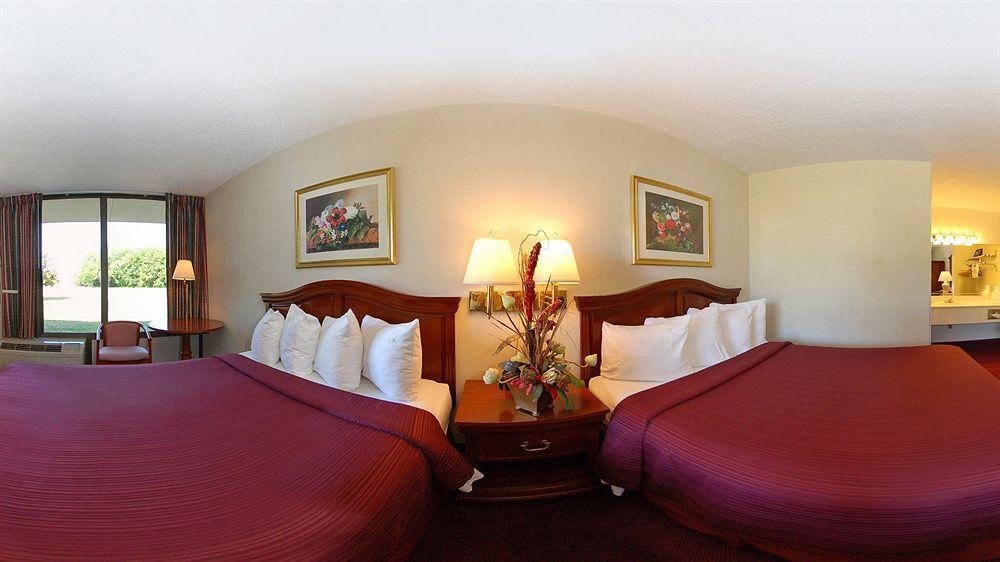 Quality Inn Ennis Ngoại thất bức ảnh