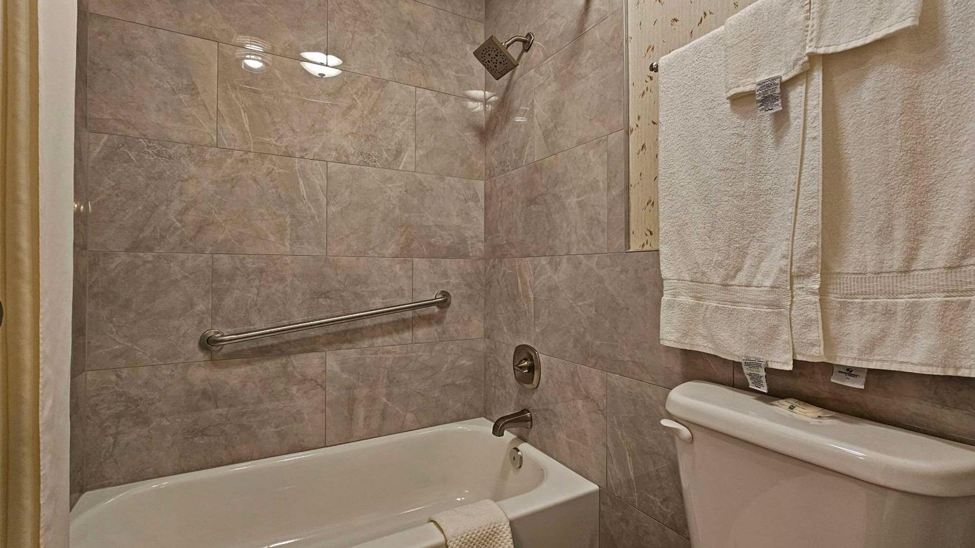 Quality Inn Ennis Ngoại thất bức ảnh